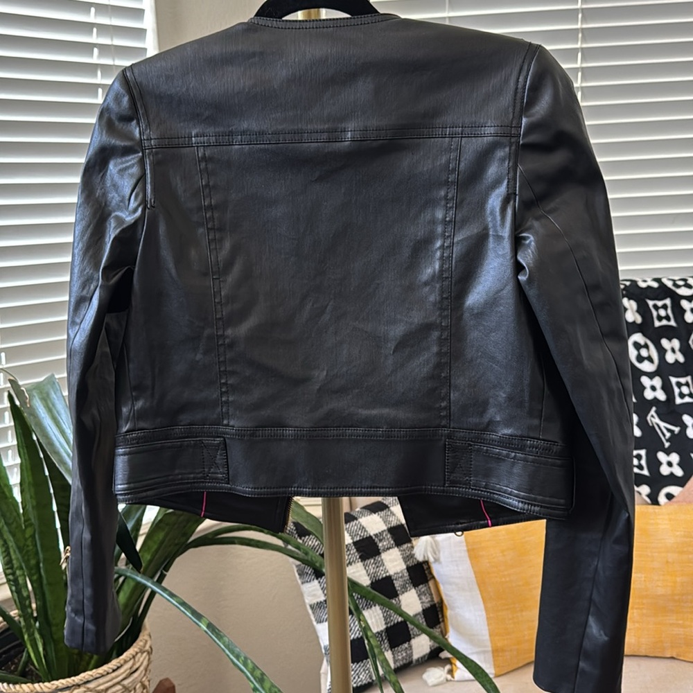 NWT! JUICY COUTURE Black Faux Leather Moto Jacket Size S Leopard Print Lining - Picture 3 of 7